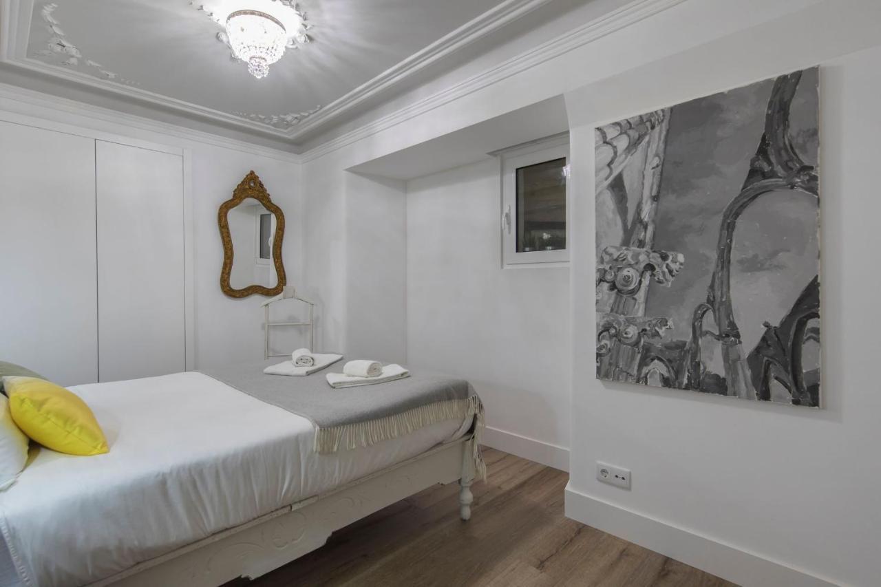 Lovelystay - Vintage Flat Near Santa Justa Elevator! Lisbon Exterior photo