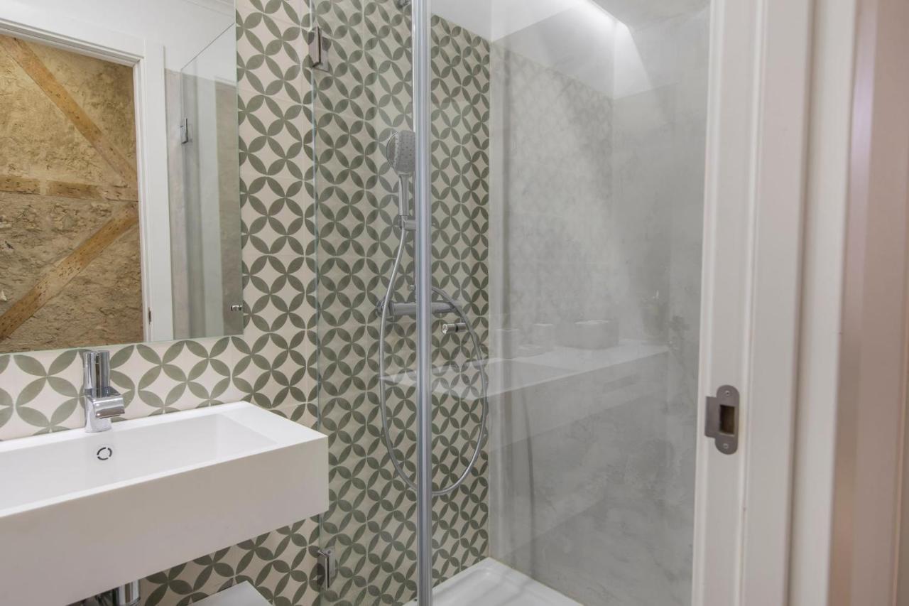 Lovelystay - Vintage Flat Near Santa Justa Elevator! Lisbon Exterior photo