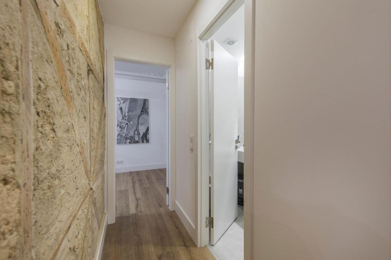 Lovelystay - Vintage Flat Near Santa Justa Elevator! Lisbon Exterior photo
