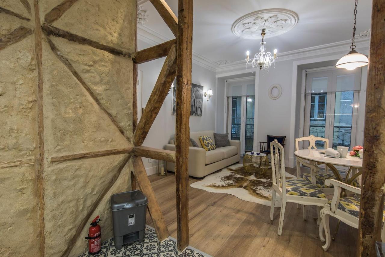 Lovelystay - Vintage Flat Near Santa Justa Elevator! Lisbon Exterior photo